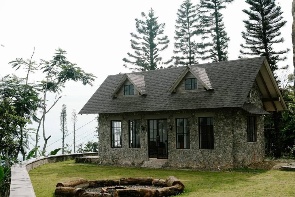 Вілла The Old Country Stone House Cebu Екстер'єр фото